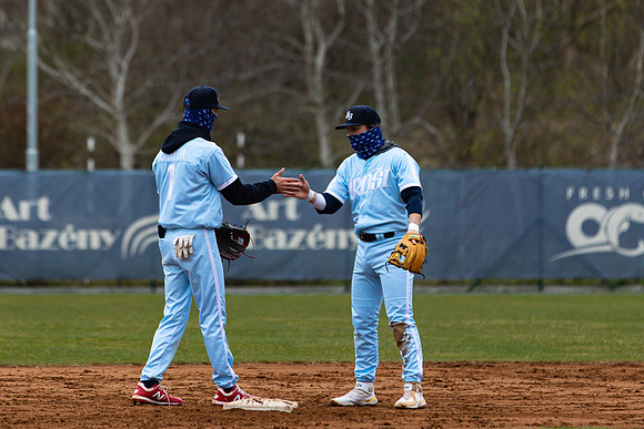 Tyler Smith, high five
