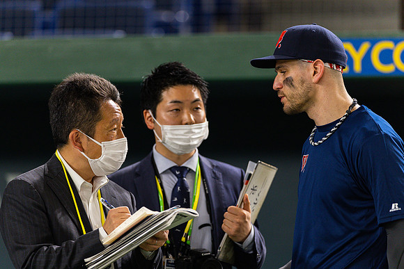 media, Martin Schneider